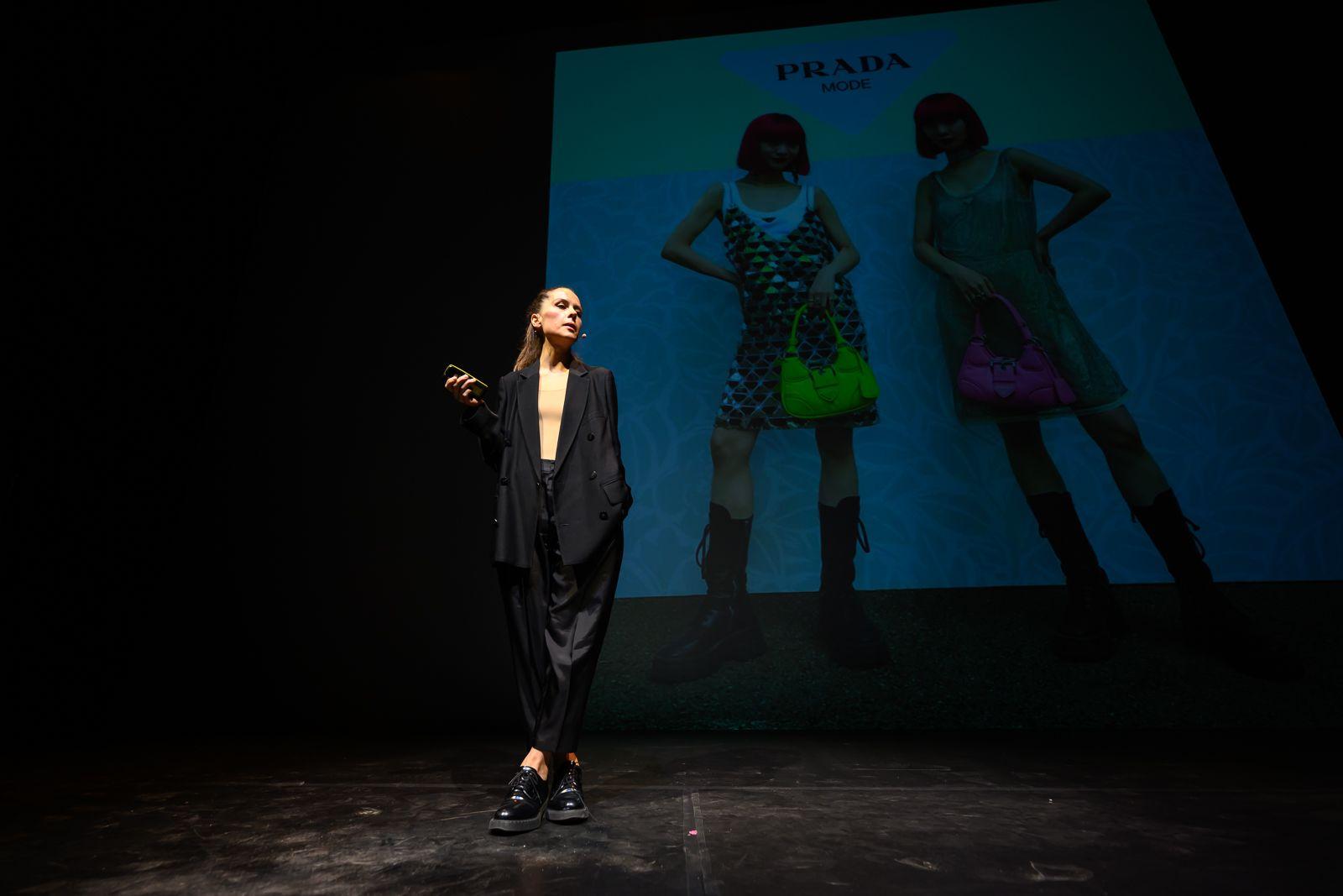 Photo by Bertalan Soos